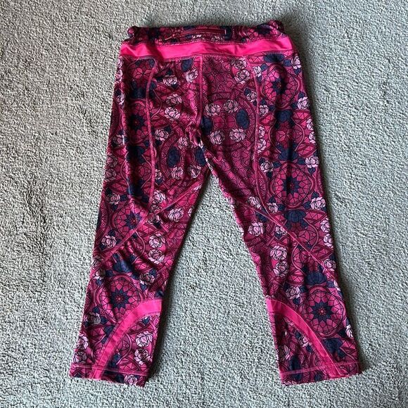 Lululemon Inspire Crop I All Full-On Lux 4 Pink Rose Floral Leggings! - Picture 7 of 15